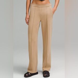 Brand New Lululemon Softstreme Pintuck Mid-Rise Pant Regular Medium
